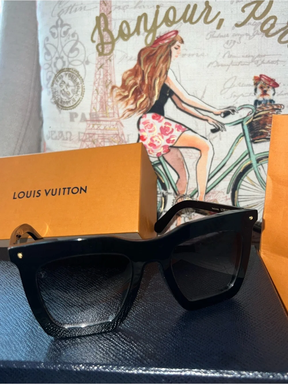 Louis Vuitton luxury square statement